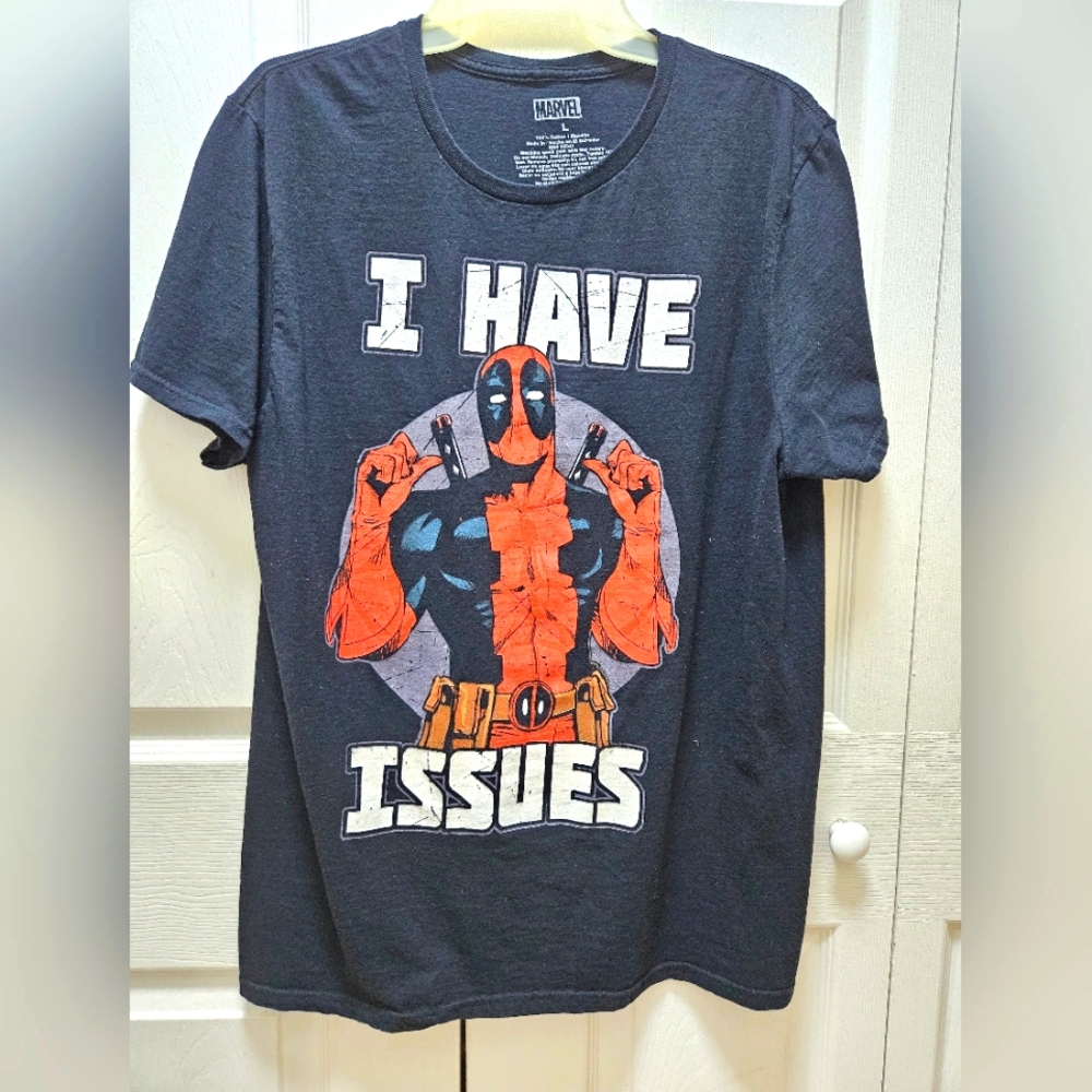 Marvel Deadpool "I Have Issues" Unisex Black T-shirt Size Large 100% Cotton.